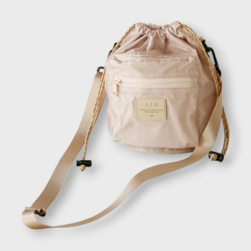 ライトベージュ